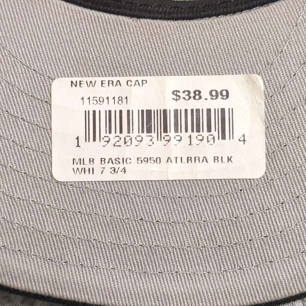 New Era Black Cap with White Embroidered Logo - Picture 2 of 16